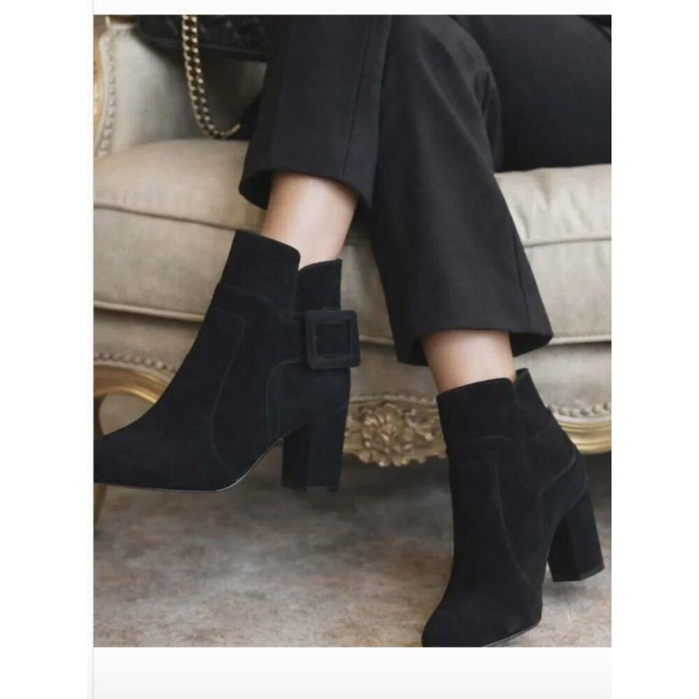 ROGER VIVIER Women's Leather Buckled Heeled Ankle Boots Black, Size 40 (US 10)